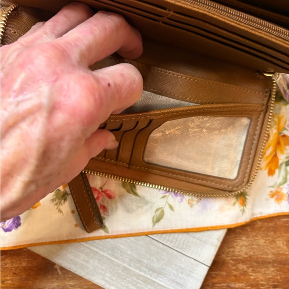 Michael Kors Jet Set Travel Brown Saffiano Leather continental zip aroundWallet - Picture 9 of 12